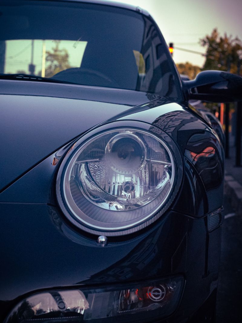 Racing car