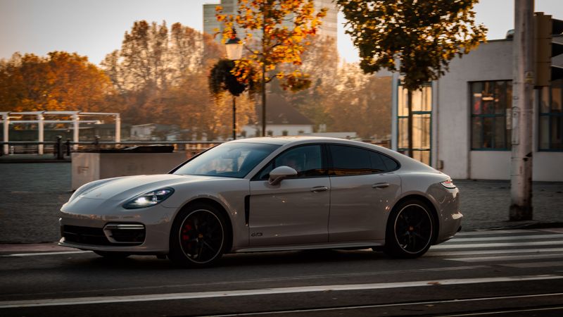 Featured racing car