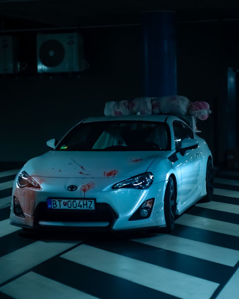 Racing car