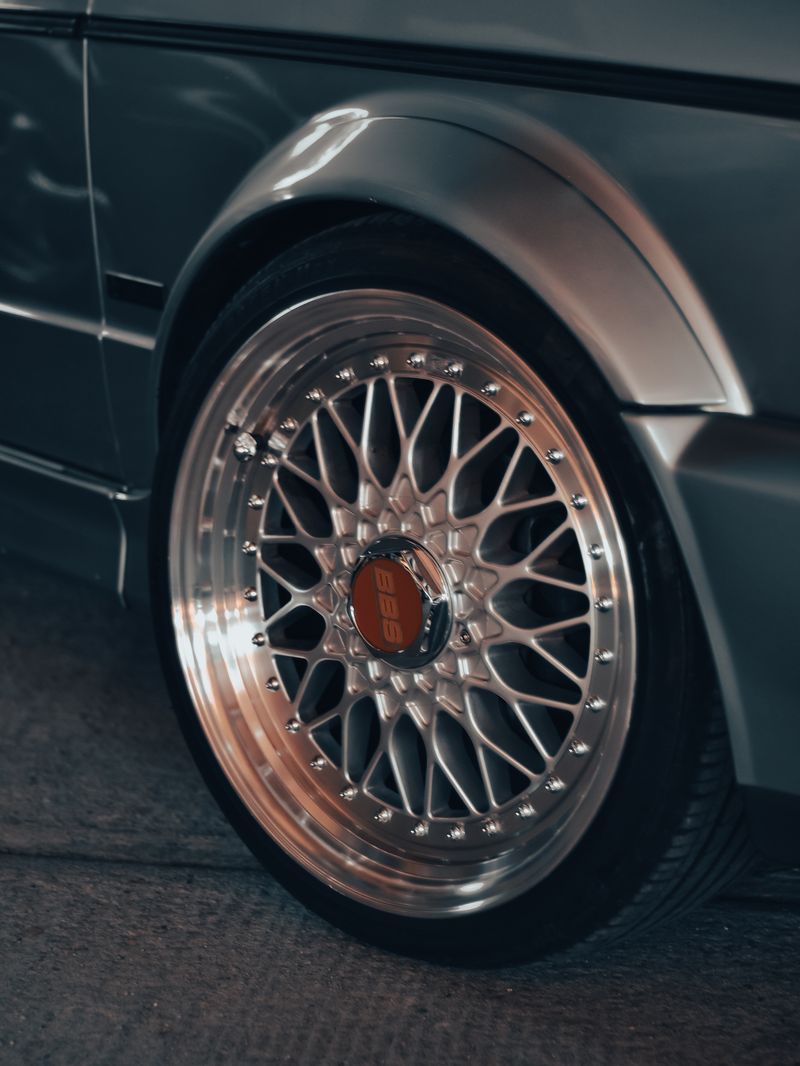 Racing car